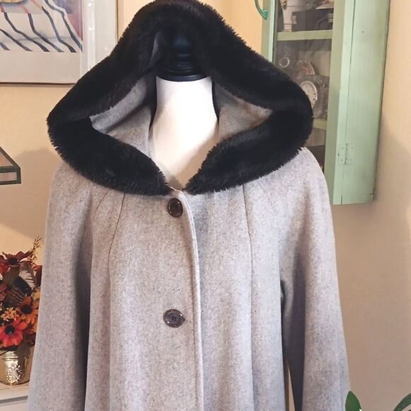 Vintage Alorna Maxi Length Hooded Coat. Retro,  Maxi Length,  Faux Fur Trim - Picture 4 of 16